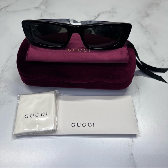 Gucci GG0516S Shiny Bilayer Black White Mother Of Pearl Sunglasses